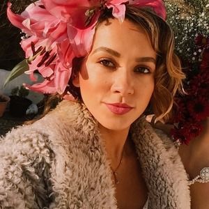 Meet your Posher, Annie